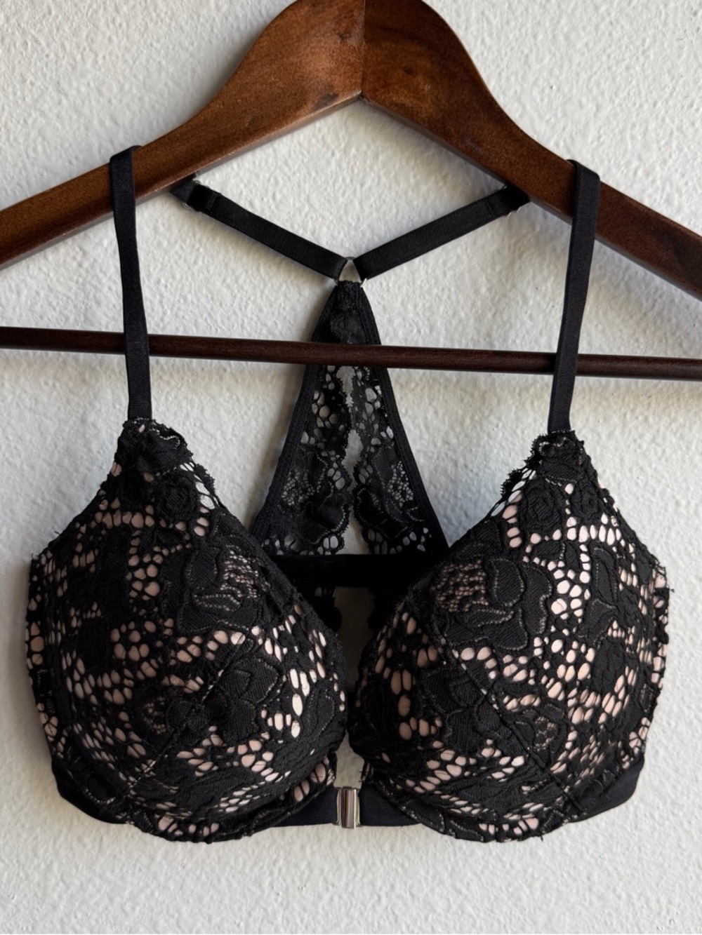 Victoria’s Secret Very Sexy Push Up 32D Bra Black Lace Nude Racerback Intimates